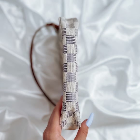 ✨SOLD✨ Louis Vuitton Damier Azure Pochette - Picture 4 of 12